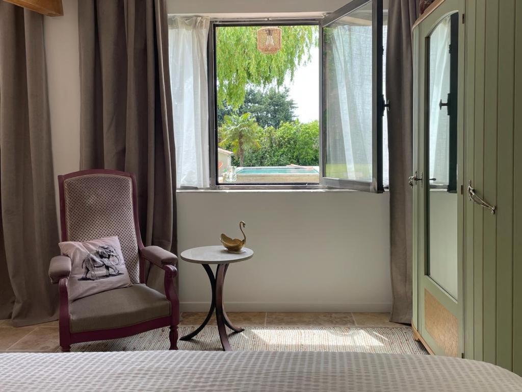 Mas Des Muses Bed & Breakfast ลีล-ซูร์-ลา-ซอร์ก ห้อง รูปภาพ